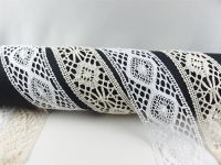 Bobbin lace trim