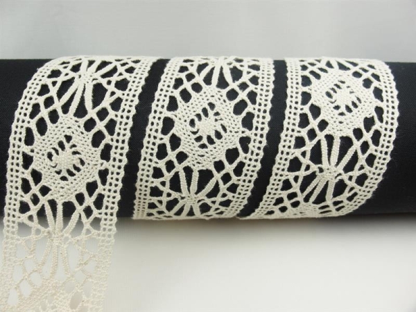 Bobbin lace border beige-natural