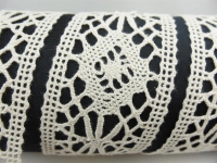 Bobbin lace border beige-natural