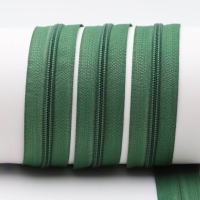 Endless zippers loose - per meter - spiral (5mm) meadow green