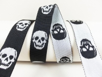 Totenkopf-Gurtband 30 mm in schwarz-silber