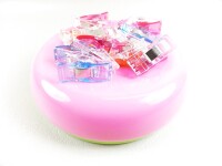 Magnetic pincushion model "happy" strong pink