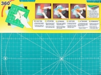 OLFA - 360° rotating cutting mat - model "RM-30X30" (30 x 30 cm) green