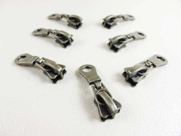 Taschenzipper/Jackenzipper  Modell "Perdue"(Langzipper)  für 6 mm Stärke / altmessing
