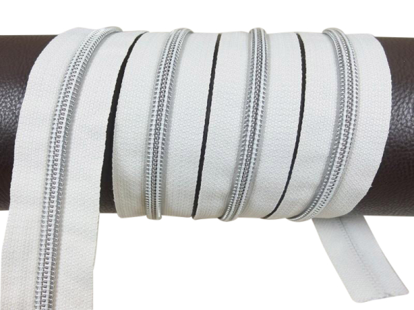 Endlos- Reißverschlüsse Modell "Brilliant" Nr. 7 / mit silberner Spirale / cremeweiß-silber