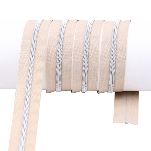 Endlos- Reißverschlüsse Modell "Brilliant" Nr. 7 / mit silberner Spirale / hell beige-silber