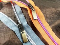 Pocket zipper / zipper No. 7 model "Brilliant" LUX - brushed old brass