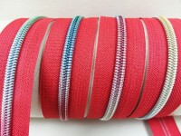 Endlos- Reißverschlüsse Modell "Brilliant" Nr. 7 / mit regenbogen Spirale / rot