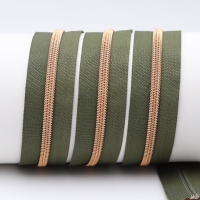 Endlos- Reißverschlüsse Modell "Brilliant" Nr. 7  mit roségoldener Spirale kiwigrün