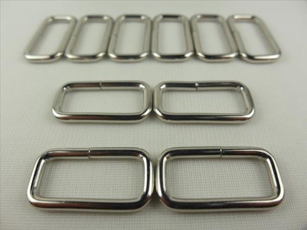 Schlaufe vierkantig 25 mm / flaches Modell